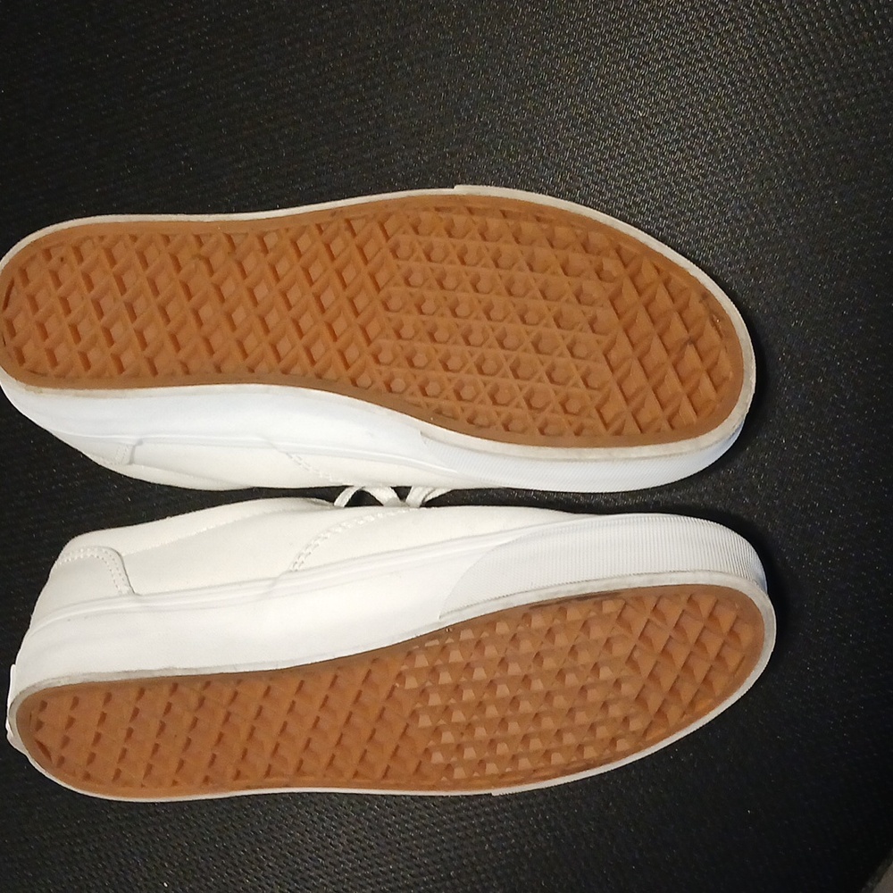 Vans White Sneakers Classic Minimalist Design - Picture 4 of 4